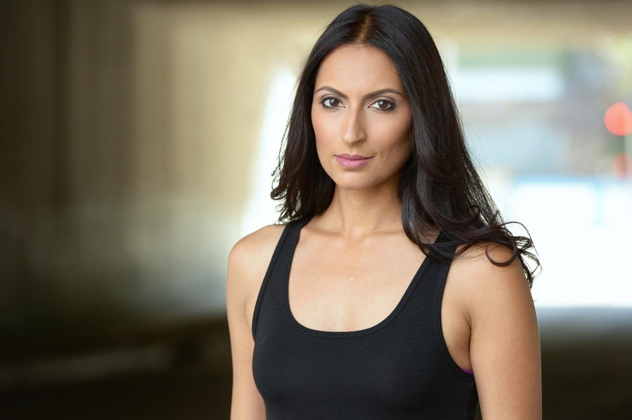 Apresentador: Zehra Fazal