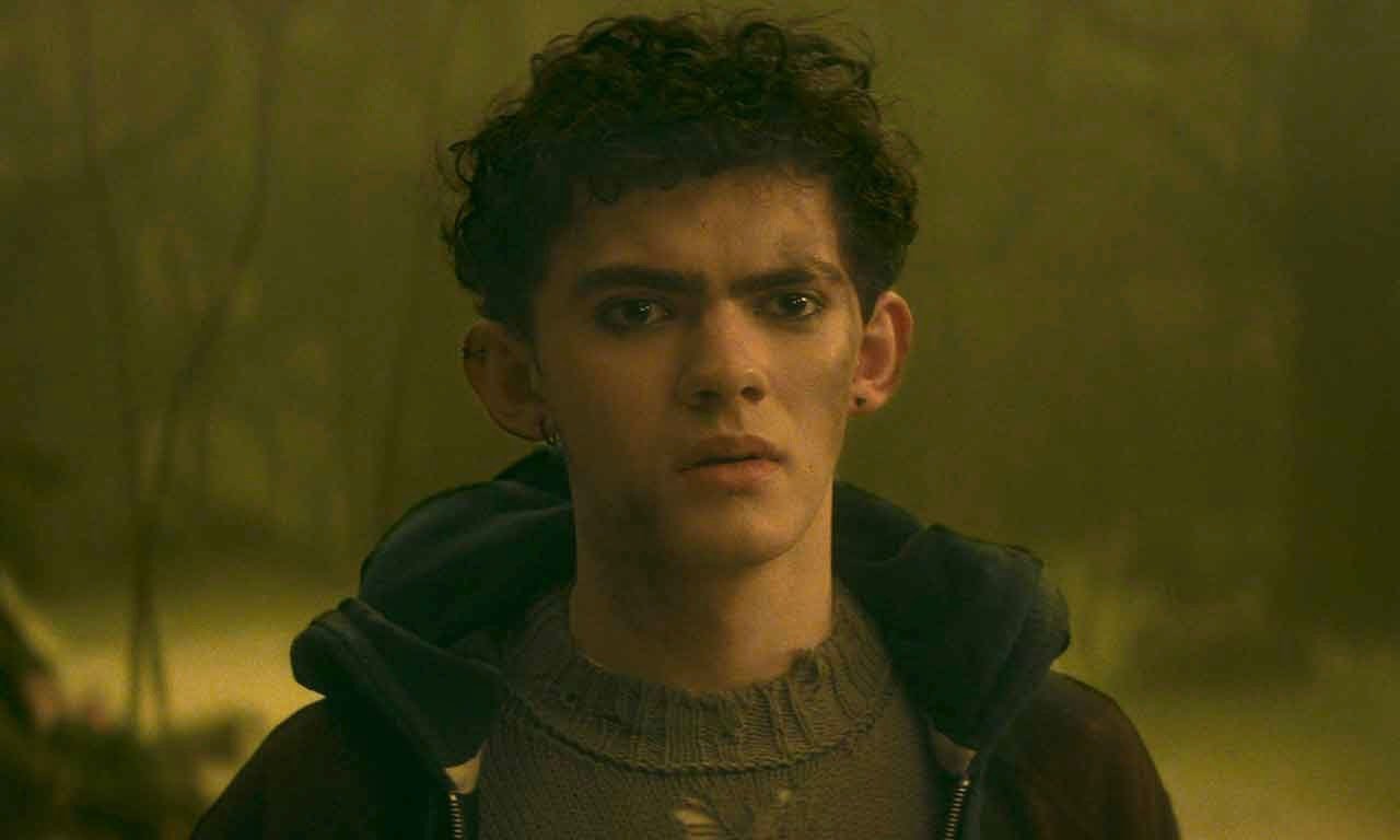 Joe Locke como Billy Maximoff