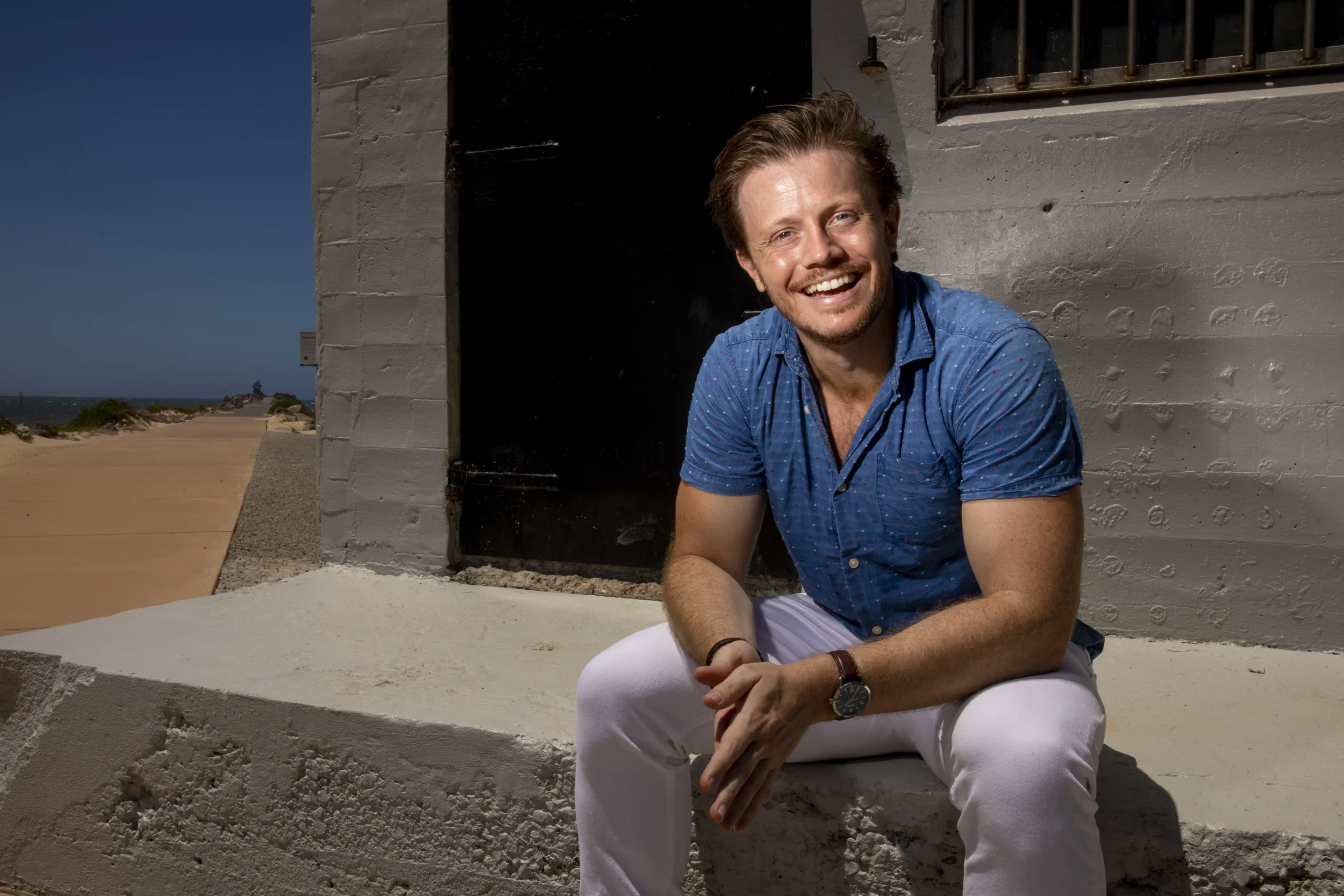 Zac Garred completa o grupo