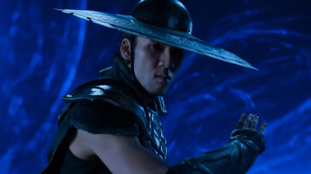 Kung Lao entre os guerreiros de Mortal Kombat 2"